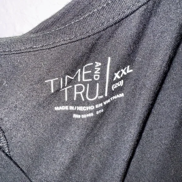 Set of 2 - Time and Tru Charcoal and Black Sleeveless Tops - Picture 3 of 4